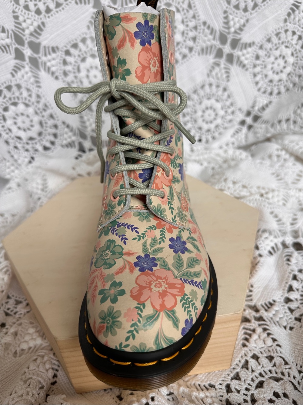 Dr. Martens 1460 Pascal Floral Reclaimed Leather Boots Cloud Cream Multi Sz7 - Picture 11 of 15